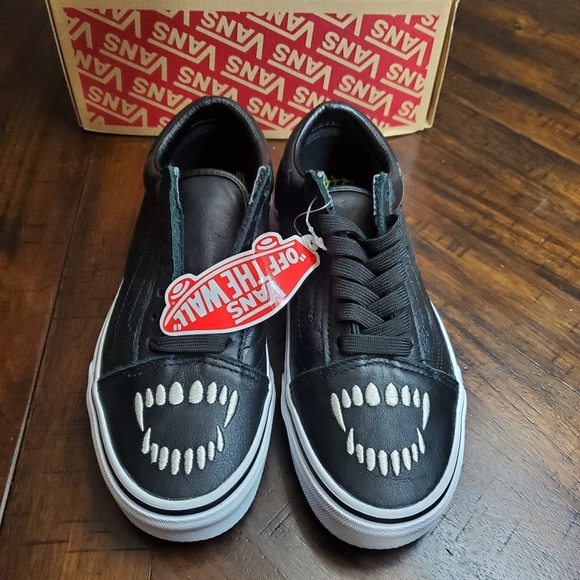 Vans Old Skool Fangs Black Leather Women Size 5 - Picture 3 of 9